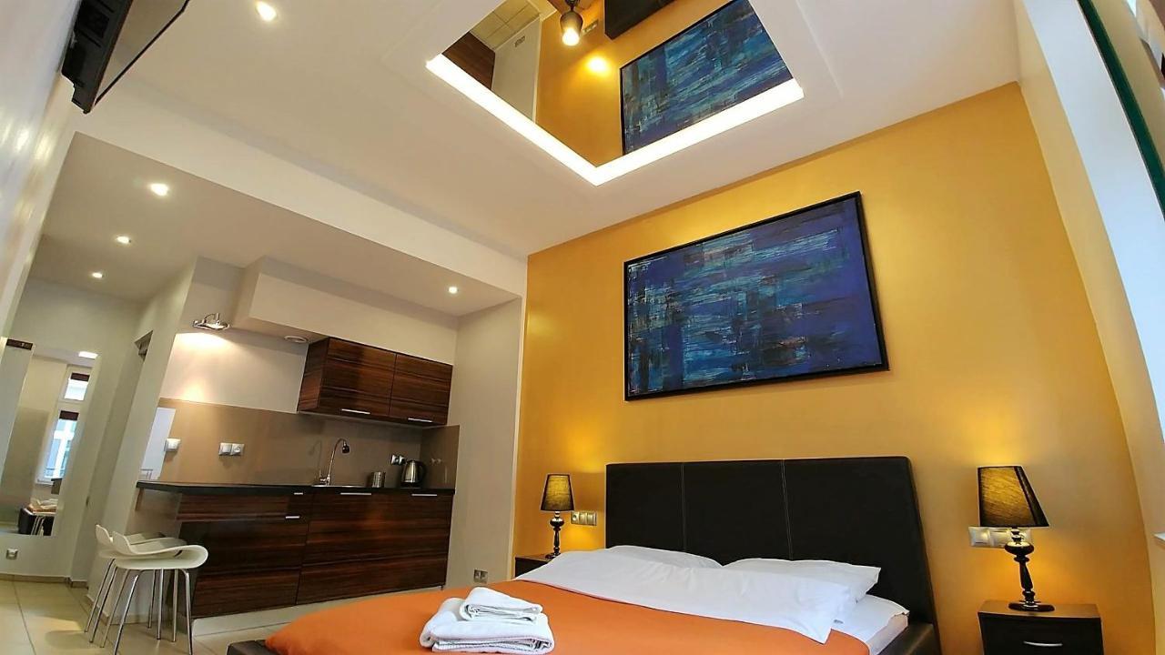 Deluxe Studio